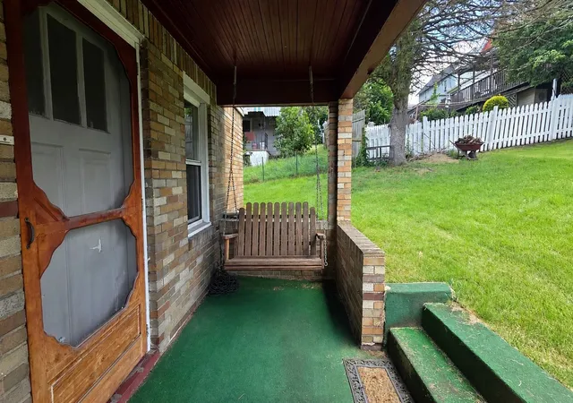 2nd image of 913 Hancock Ave, Vandergrift, PA 15690 | MLS# 1761990