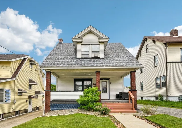 Homes for sale in New Castle, PA | 926 Hazel St, New Castle, PA 16101 | MLS# 1761994
