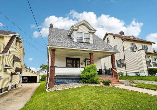 Homes for sale in New Castle, PA | 926 Hazel St, New Castle, PA 16101 | MLS# 1761994