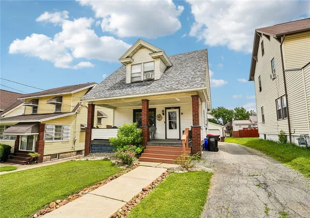 Photo 2 of Sale Pending at 926 Hazel St, New Castle, PA 16101 | MLS# 1761994 | Listing updated on 2026-07-10