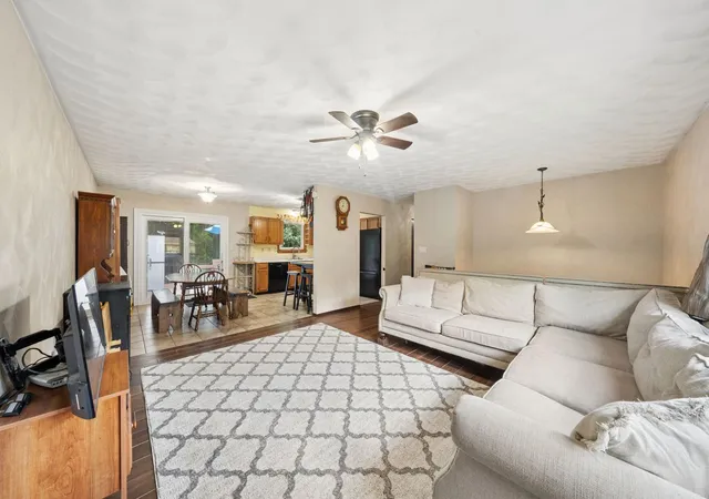 Homes for sale in Manor, PA | 315 Fairview Dr, Manor, PA 15642 | MLS# 1762001