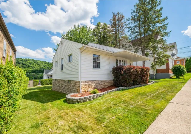 3rd image of 510 Chartiers Ave, Canonsburg, PA 15317 | MLS# 1761711