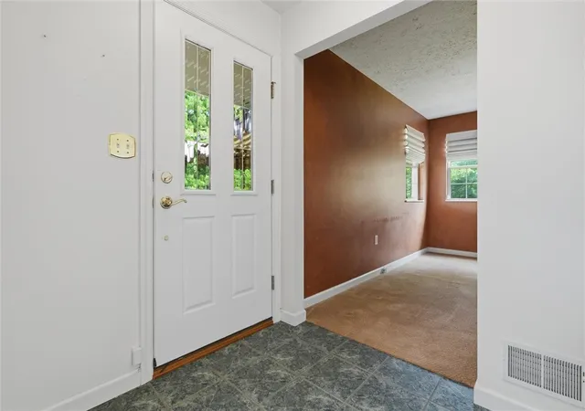 3rd image of 6419 Jefferson Pointe Cir, Clairton, PA 15025 | MLS# 1761922