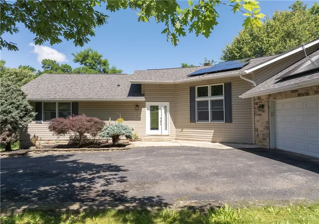 Homes for sale in North Strabane, PA | 147 Lindley Rd, North Strabane, PA 15317 | MLS# 1761120
