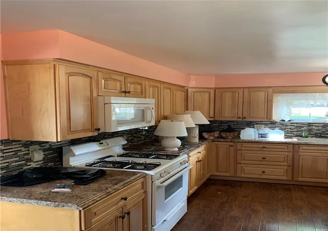 Homes for sale in Baldwin Boro, PA | 5102 Curry Rd, Baldwin Boro, PA 15236 | MLS# 1761804