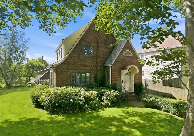 3rd image of 318 Morrison Ave, Greensburg, PA 15601 | MLS# 1762029