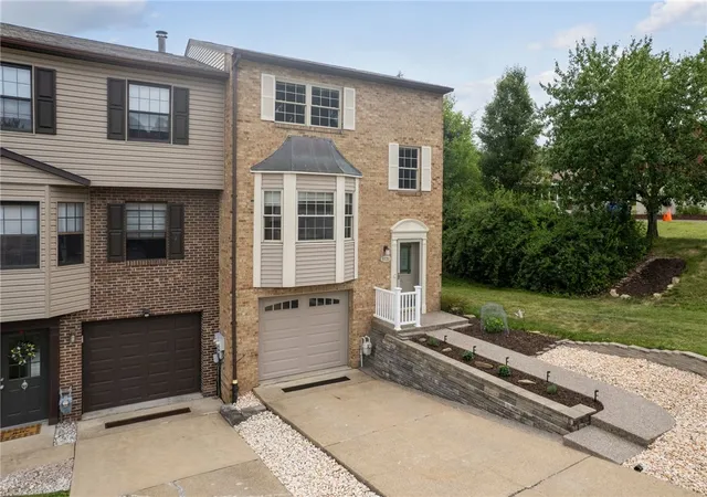 Homes for sale in Whitehall, PA | 5131 Daube Dr, Whitehall, PA 15236 | MLS# 1761920
