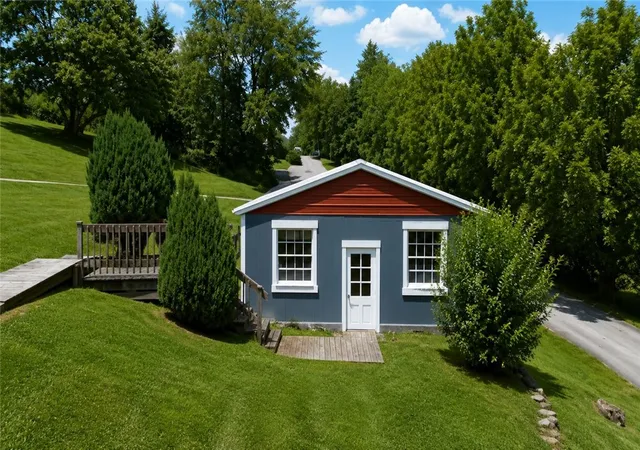 Photo 3 of Single family home for sale at 225 Scott Holw Rd, Burgettstown, PA 15021 | MLS# 1762061 | Listing updated on 2026-07-23