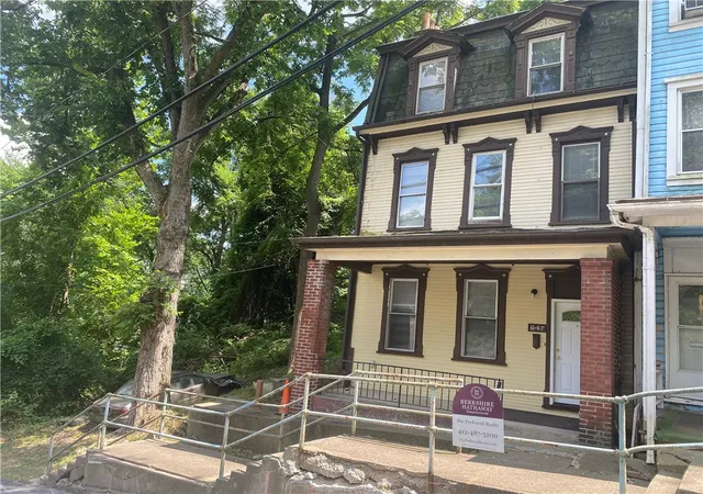 Homes for sale in Central North Side, PA | 647 Rising Main Ave, Central North Side, PA 15212 | MLS# 1761444