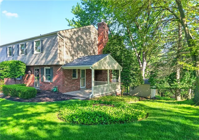 Homes for sale in Franklin Park, PA | 2545 Matterhorn Dr, Franklin Park, PA 15090 | MLS# 1762098