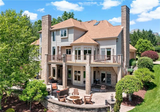 2nd image of 206 Sugarwood Dr, Peters Twp, PA 15367 | MLS# 1761449