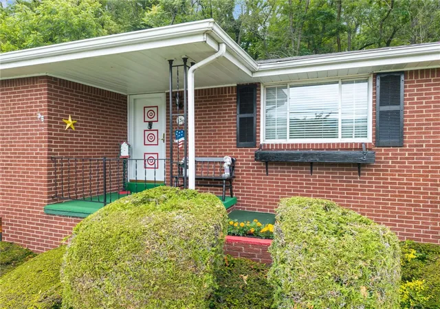 Homes for sale in Derry Boro, PA | 139 E Owens Ave, Derry Boro, PA 15627 | MLS# 1761945
