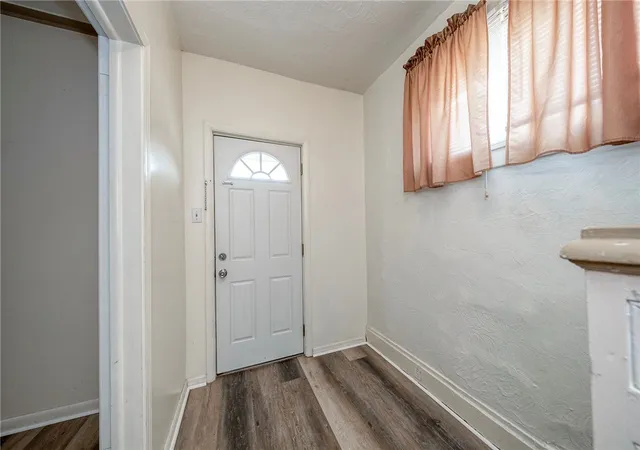 2nd image of 311 Sweetbriar St, Mt Washington, PA 15211 | MLS# 1762130