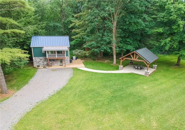 Homes for sale in Franklin Twp, PA | 482 Shadyrest Rd, Franklin Twp, PA 16117 | MLS# 1762012