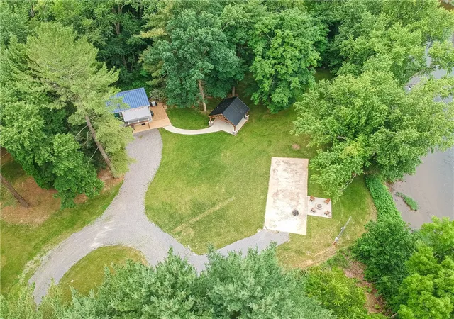 Homes for sale in Franklin Twp, PA | 482 Shadyrest Rd, Franklin Twp, PA 16117 | MLS# 1762012