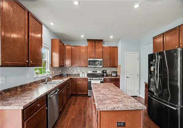 4th image of 370 Greene Dr, Clairton, PA 15025 | MLS# 1761496