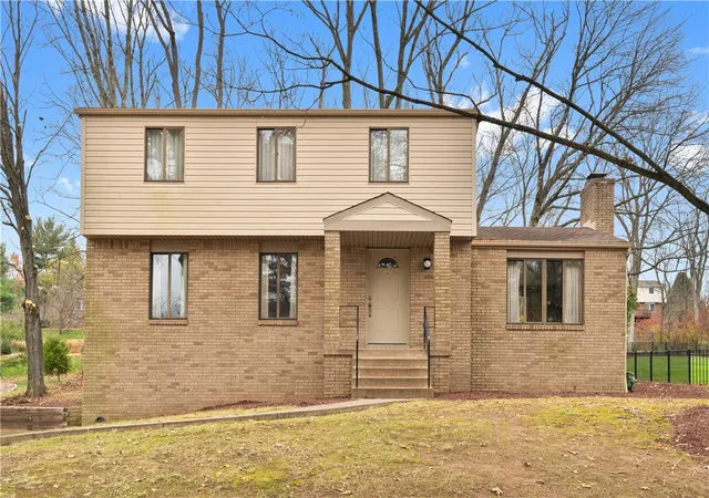 Homes for sale in Murrysville, PA | 3928 Murry Highlands Circle, Murrysville, PA 15668 | MLS# 1762140