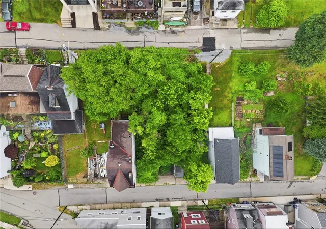3rd image of 2712 Burham St, Pittsburgh, PA 15203 | MLS# 1761446