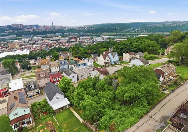 4th image of 2712 Burham St, Pittsburgh, PA 15203 | MLS# 1761446