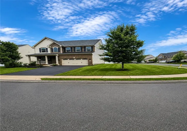 Photo 2 of Single family home for sale at 2932 Pinnacle Dr, Mc Donald, PA 15057 | MLS# 1762068 | Listing updated on 2026-07-22