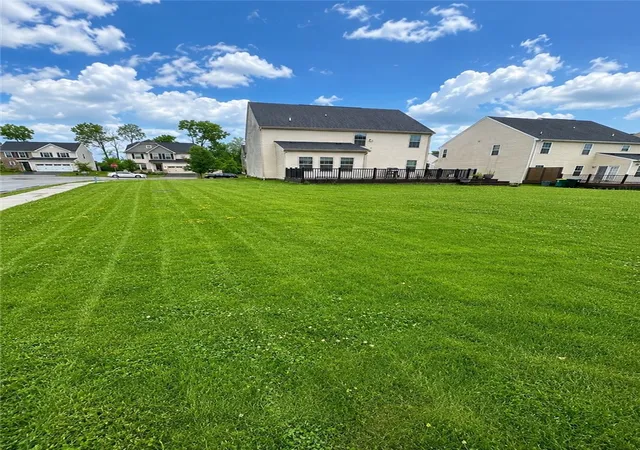 Photo 3 of Single family home for sale at 2932 Pinnacle Dr, Mc Donald, PA 15057 | MLS# 1762068 | Listing updated on 2026-07-22