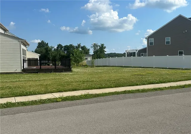 Photo 3 of Single family home for sale at 2932 Pinnacle Dr, Mc Donald, PA 15057 | MLS# 1762068 | Listing updated on 2026-07-22