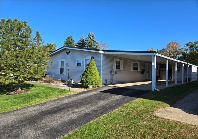 2nd image of 405 Vista Ln, Murrysville, PA 15668 | MLS# 1762078
