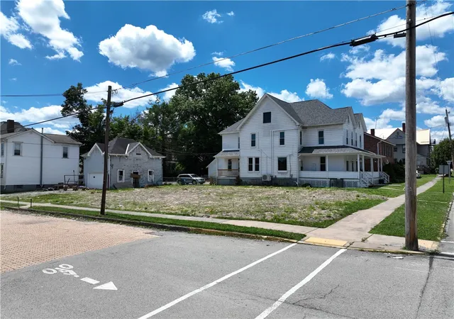 2nd image of 303 Loucks Ave, Scottdale, PA 15683 | MLS# 1762208