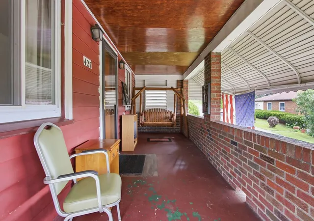 Photo 4 of Single family home for sale at 427 Lemon Ave, Mc Keesport, PA 15132 | MLS# 1761950 | Listing updated on 2026-07-06