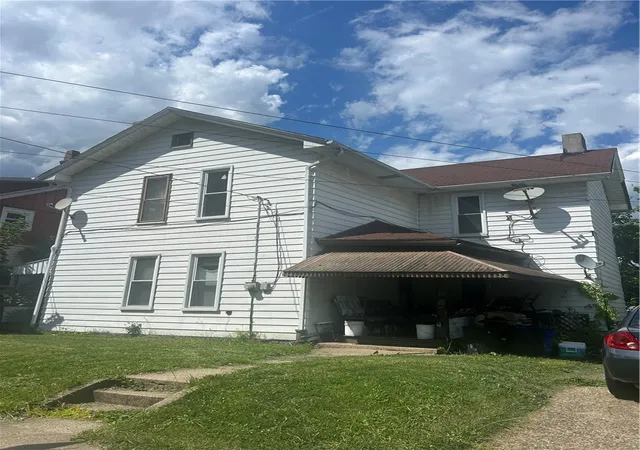 Homes for sale in Coraopolis, PA | 857 6Th Ave, Coraopolis, PA 15108 | MLS# 1762255