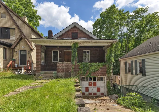 Homes for sale in Wilkinsburg, PA | 1541 Marie St, Wilkinsburg, PA 15221 | MLS# 1761809