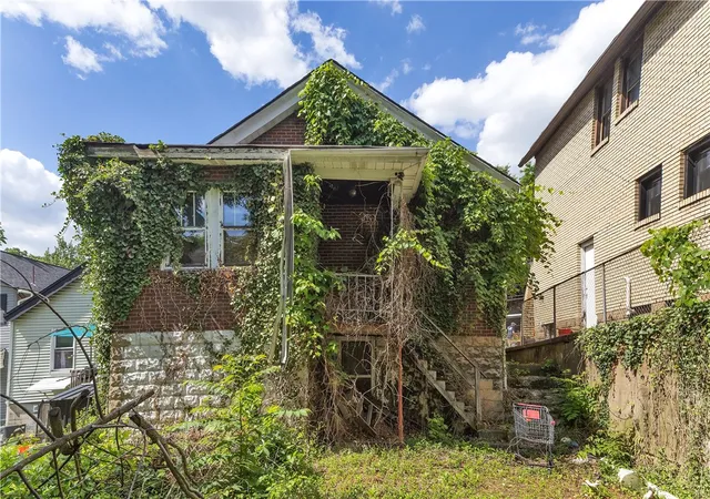 Homes for sale in Wilkinsburg, PA | 1541 Marie St, Wilkinsburg, PA 15221 | MLS# 1761809