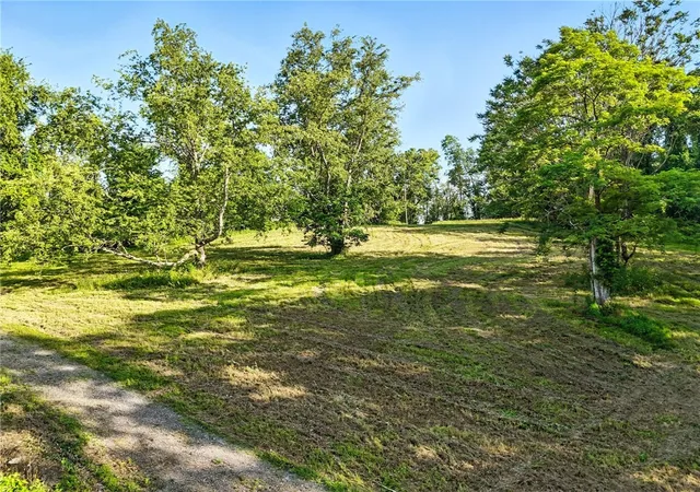 4th image of 1 Barr Road, Nottingham, PA 15332 | MLS# 1762267