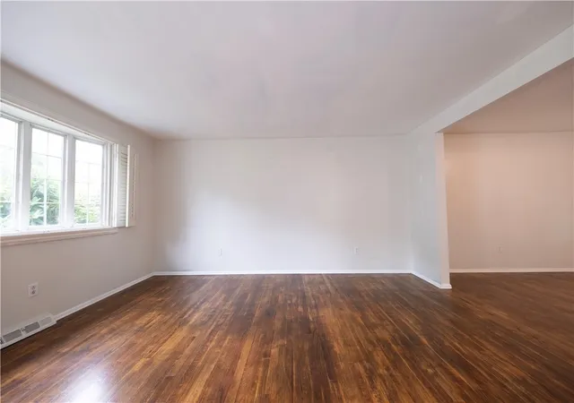 Photo 3 of Single family home for sale at 143 Edgewood Dr, Beaver, PA 15009 | MLS# 1761007 | Listing updated on 2026-08-28