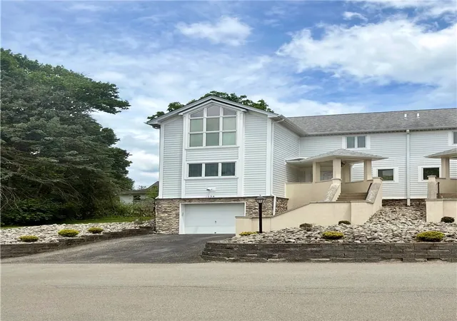 2nd image of 134 St Thomas Dr, Beaver Falls, PA 15010 | MLS# 1761642