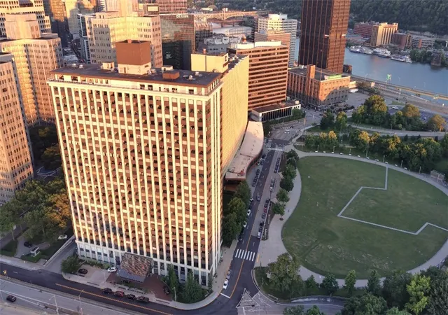 Homes for sale in Downtown Pgh, PA | 320 Fort Duquesne Blvd #19D, Downtown Pgh, PA 15222 | MLS# 1761627