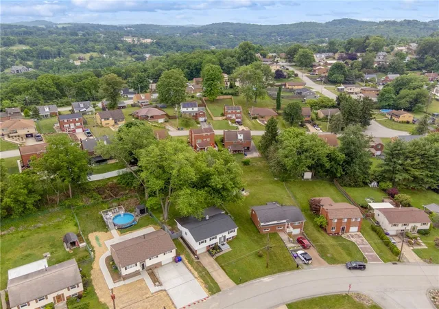 Photo 4 of Single family home for sale at 536 Vale Dr, Pittsburgh, PA 15239 | MLS# 1762311 | Listing updated on 2026-07-03