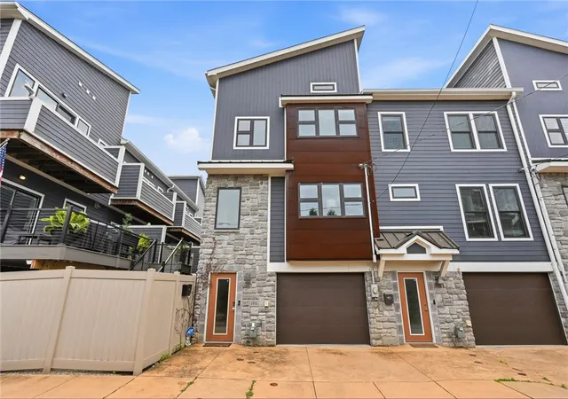 2nd image of 2652 Larkins Way, South Side, PA 15203 | MLS# 1762317