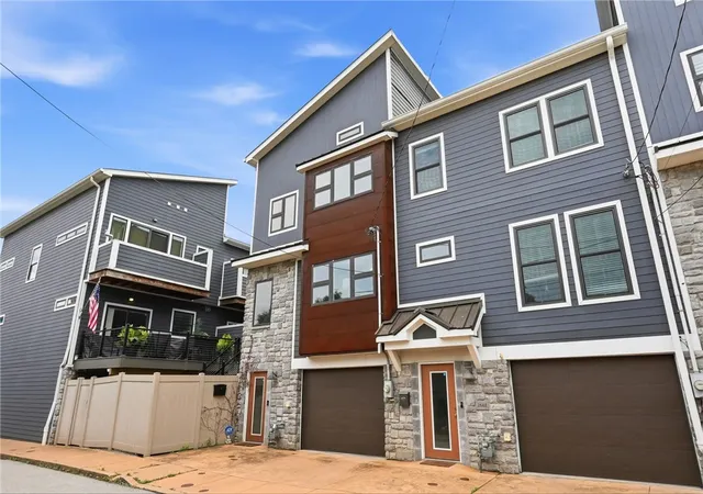 4th image of 2652 Larkins Way, South Side, PA 15203 | MLS# 1762317