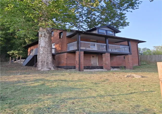 Homes for sale in New Castle, PA | 109 Phillips Pl, New Castle, PA 16101 | MLS# 1762321