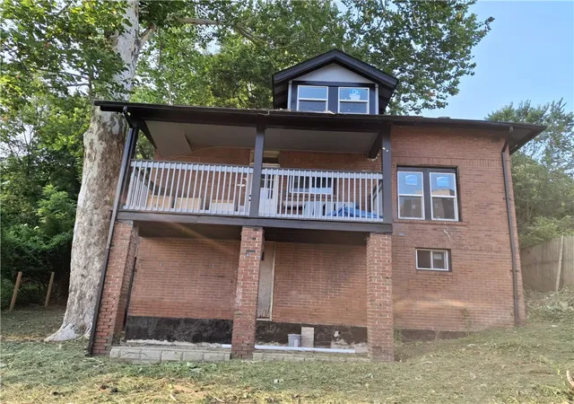 Homes for sale in New Castle, PA | 109 Phillips Pl, New Castle, PA 16101 | MLS# 1762321