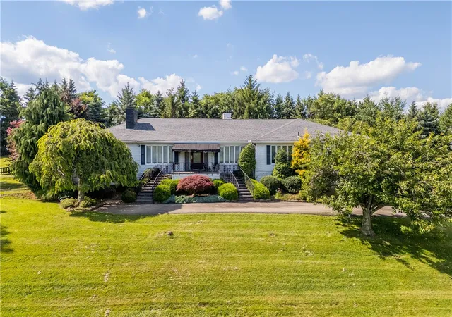 1st image of 795 E Beau Street, South Strabane, PA 15301 | MLS# 1761970