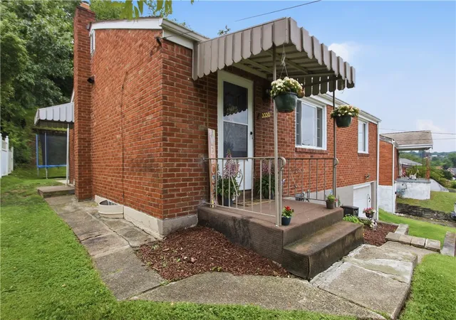 Photo 4 of Single family home for sale at 3330 Orchard Dr, Liberty Boro, PA 15133 | MLS# 1762332 | Listing updated on 2026-09-01