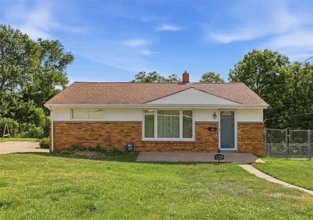 Homes for sale in Baldwin Boro, PA | 5229 Meadowcrest Rd, Baldwin Boro, PA 15236 | MLS# 1762357