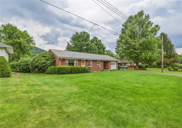 Photo 2 of Sale Pending at 843 William St, Confluence Boro, PA 15424 | MLS# 1762361 | Listing updated on 2026-08-31