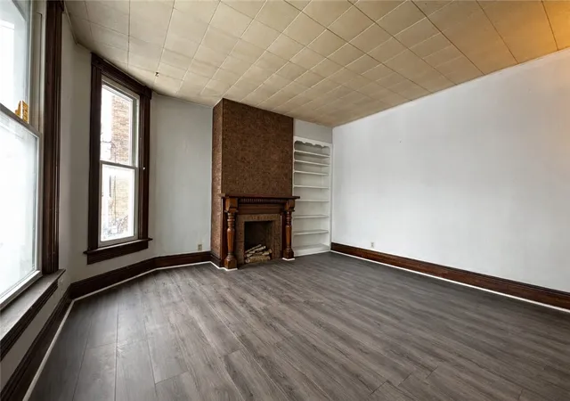 Listing Photo 4 - Condo for sale in building located at 604 Centennial St, New Castle, PA 16101