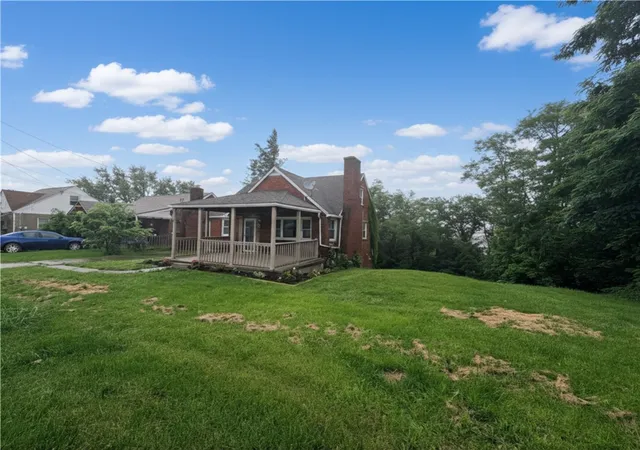 2nd image of 1166 N Main St, South Strabane, PA 15301 | MLS# 1762381