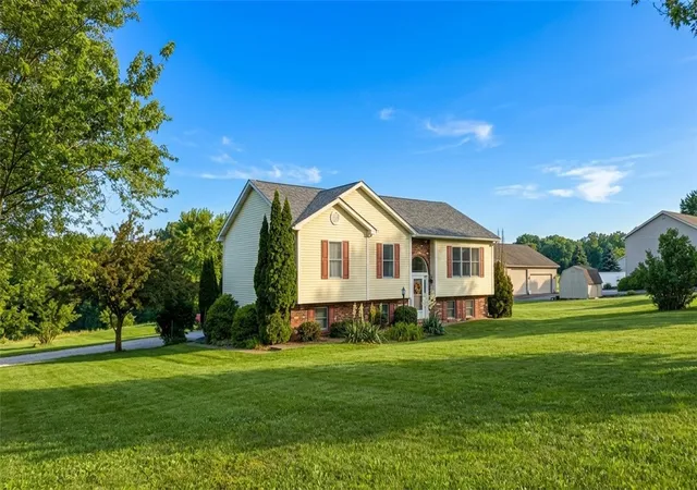 Photo 3 of Single family home for sale at 198 Eagle Ml Rd, Butler, PA 16001 | MLS# 1762363 | Listing updated on 2026-06-29