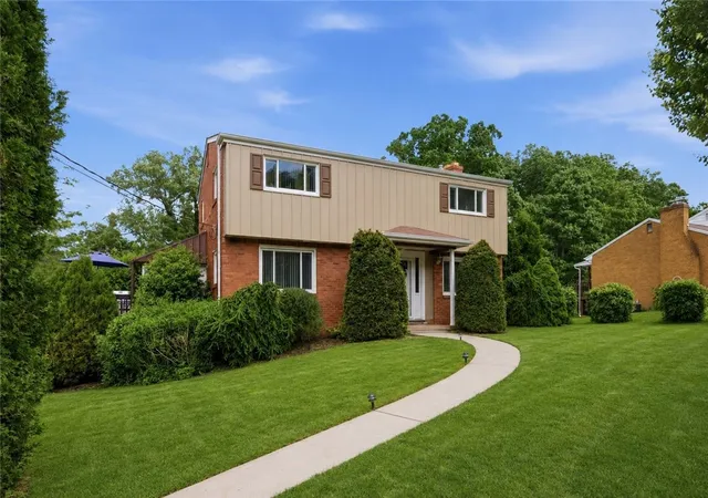 2nd image of 129 Dwellington Dr, Middlesex Twp, PA 16059 | MLS# 1762380