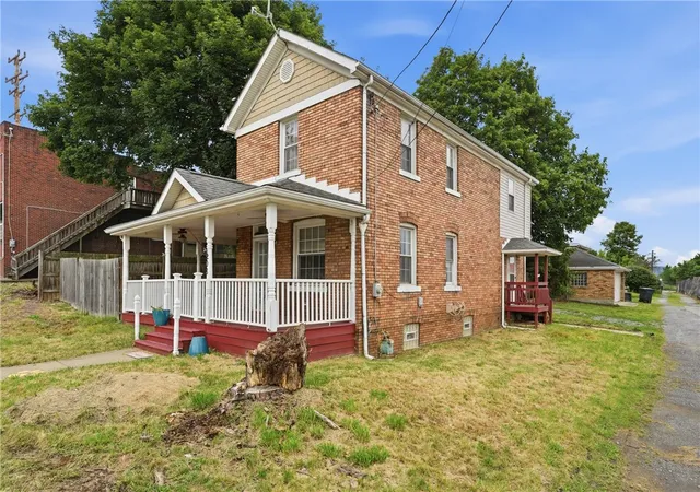 Photo 3 of Single family home for sale at 208 37th Street Ext, Beaver Falls, PA 15010 | MLS# 1762433 | Listing updated on 2026-06-29